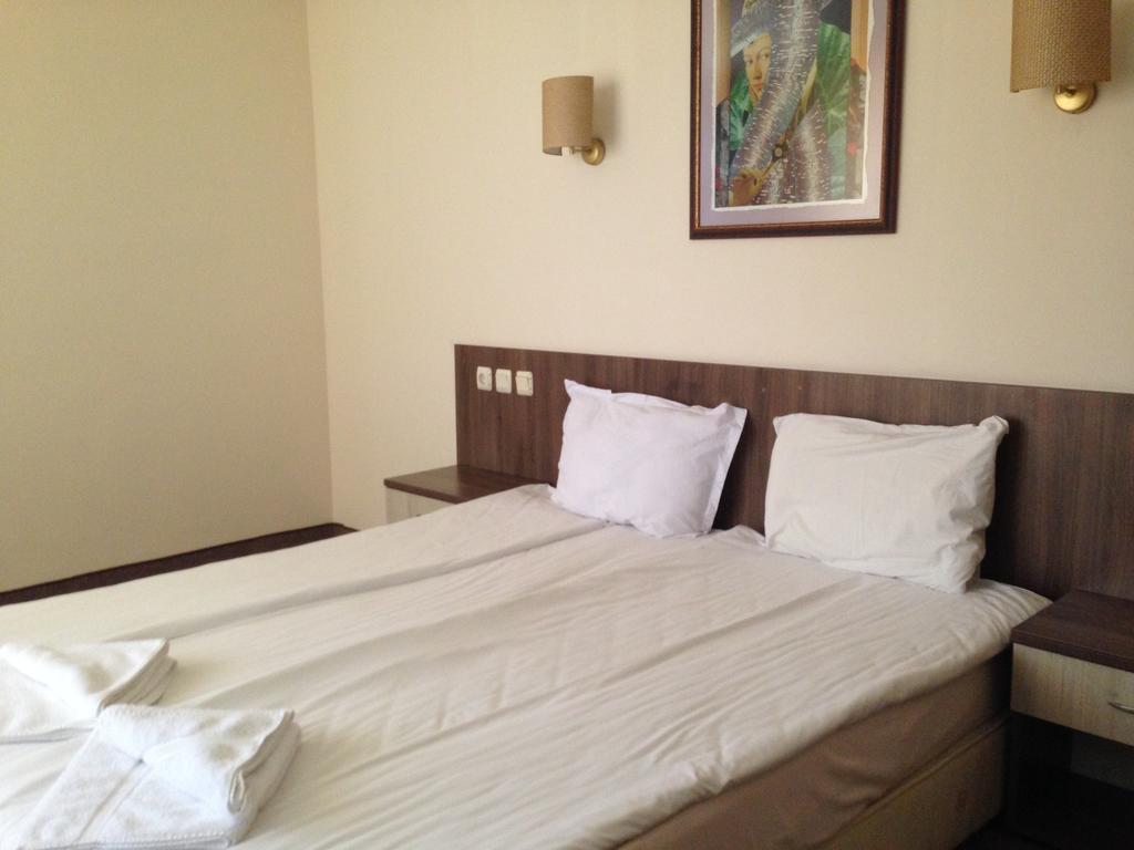 Hotel Laguna Lozenets Ngoại thất bức ảnh